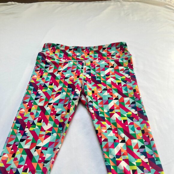 Fabletics Salar Printed PowerHold® Crop Leggings Pixel Print Multi Size Medium - Picture 3 of 9